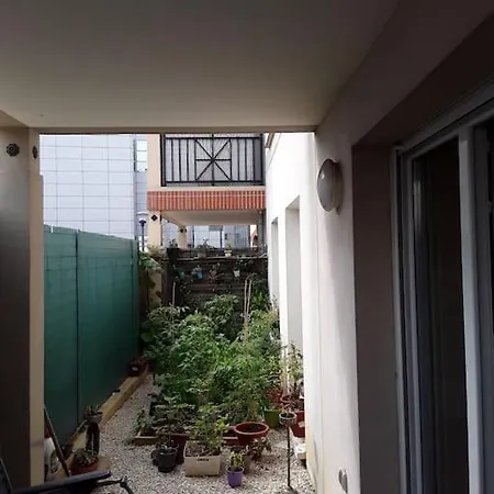 Super 3 With Terrace And Garden Near Metro 5 Apartment Romainville
