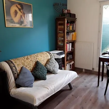 Super 3 With Terrace And Garden Near Metro 5 Apartment